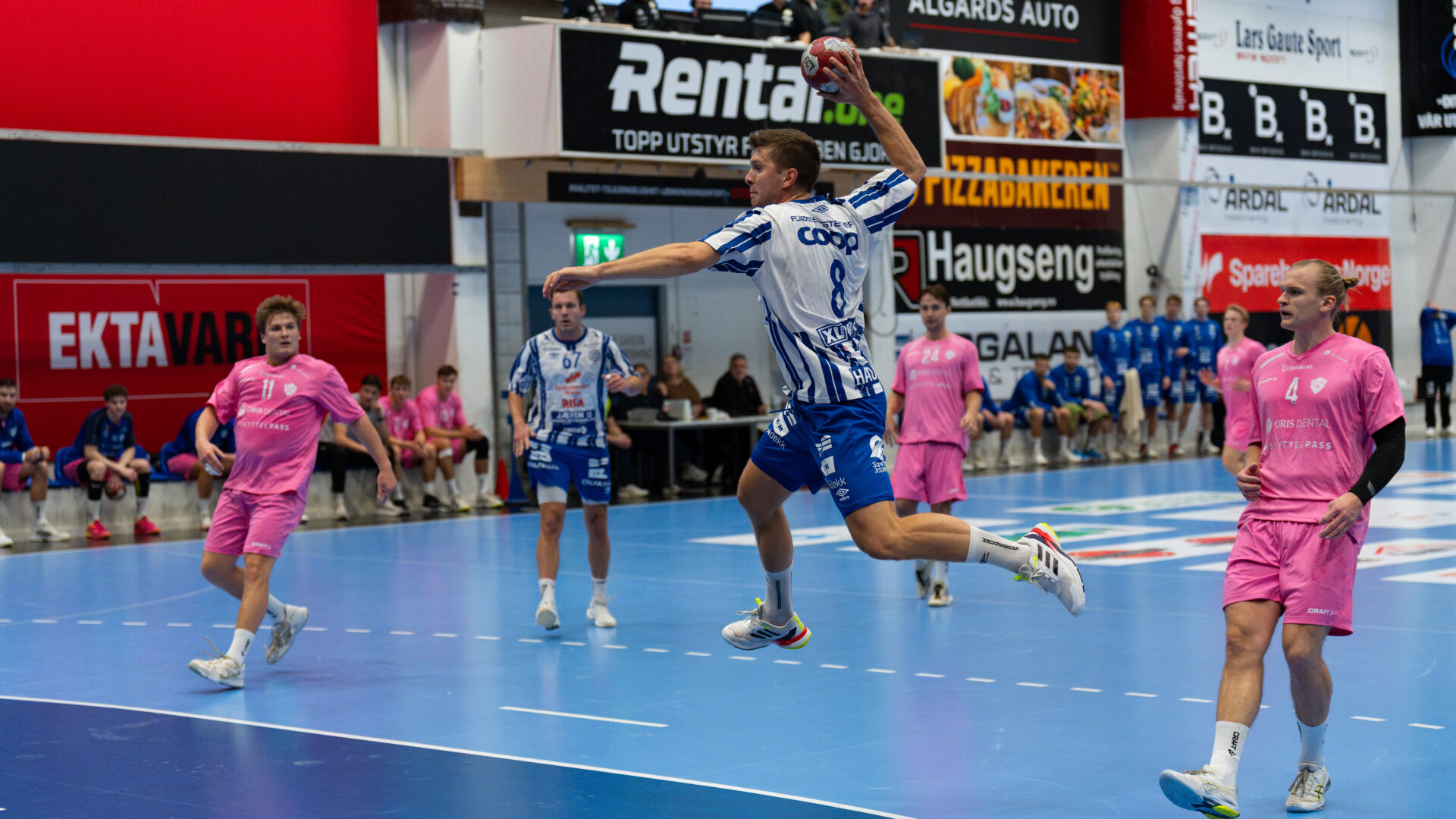 Andreas Horst Haugseng skyter i hopp mot Viking TIF